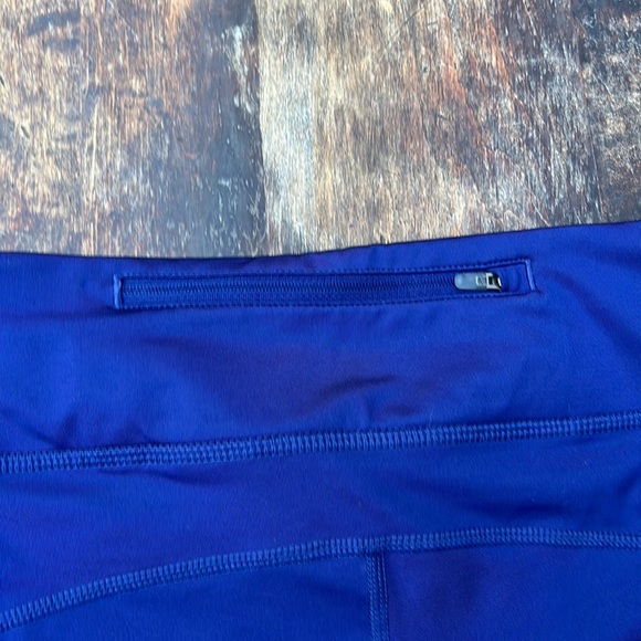 Nike NWOT Epic cropped running leggings with mesh mid rise firm support size M - Picture 4 of 14